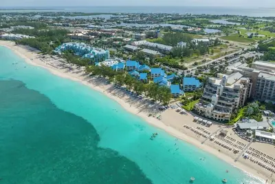 Image de 1br beachfront condo with direct beach access, between Ritz-Carlton & Westin