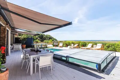 Image de Indigo-Vue Mer et Piscine chauffée by Interhome