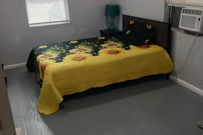 Image de Room with private entrance