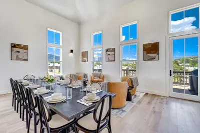 Image de Whitewater Villa! 5br Lux South Main Home!