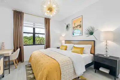 Image de Close to Dt Tampa~Newly Designed Town Home