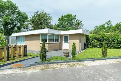 Image de Bungalow près de la plage Sint Maartenszee