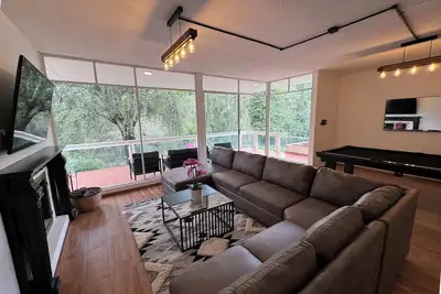 Image de Perfect for Groups, Large Garden, Exclusive Suburb
