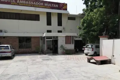 Image de Spacious 5-bedroom hotel in charming Multan with Ac
