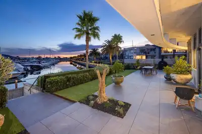 Image de Harbourside Sunset Terrace | Marina Views & Living