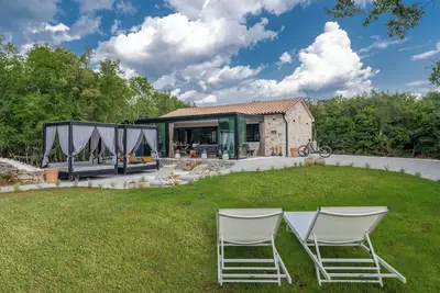 Image de Charming 2-bedroom house in delightful Bale with WiFi, Ac