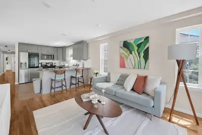 Image de Luxurious, professionally styled 3br/2bth w/ Free Parking, near Rutgers University & Quick Nyc Access