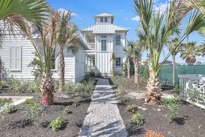 Image de Blue-and-White Cottage w/ Courtyard+Amenities Galore@Cinnamon Shore South