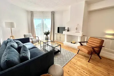 Image de Stylish 3-bedroom Semi-detached House in Chloraka with fitness & play room