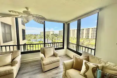 Image de Recently Updated Condo Short Walk to Private Beach - Gulf & Bay Club B309