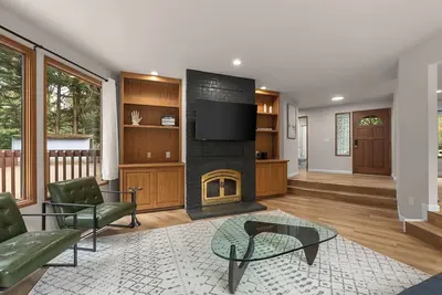 Image de MidCentury Luxury Issaquah Home, 6 Beds, Sleeps 10