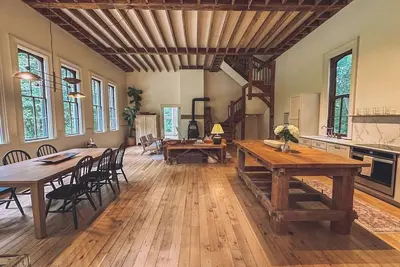 Image de -The District 5 Schoolhouse-