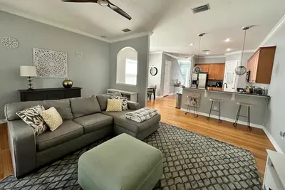 Image de Charming townhome in South Tampa to fit your needs.