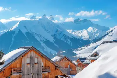Image de travelski home select - Résidence Les Chalets des Marmottes 3*