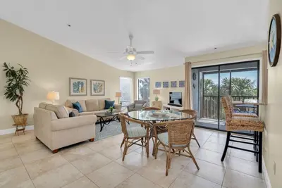 Image de Beachside Pointe by A Shore Thing Vacations!