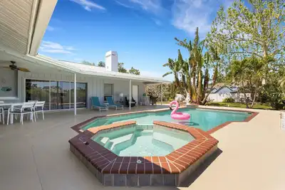 Image de Spacious Pet Friendly 3br Home W/ Private Pool & Spa in Palma Sola