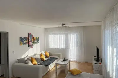 Image de Kl11: Modern 2-bedroom penthouse with 270° rooftop views in Kaiserslautern.