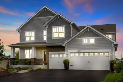 Image de Spacious High End 4-bedroom Home in Private Eagan Community with Every Amenity