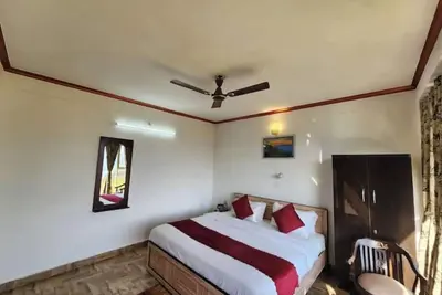 Image de 6 Br Villa with Valley Views near Waterfall Mountain Golden Ray  Mukteshwar