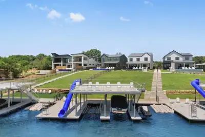 Image de Waterhouse at Lake Lbj Retreat - Pool/Spa, Boat Slips, Slides, 12-18 King Beds