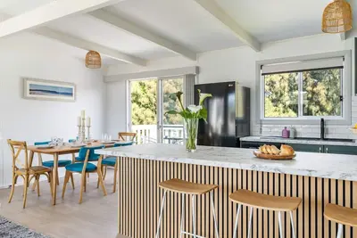 Image de Racecourse Beach Coast Shack - renovated retreat