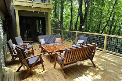 Image de Hilltop Hideaway Among the Trees, close access to Brevard and Hendersonville