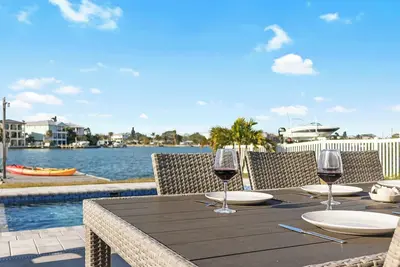 Image de Waterfront, King Beds, Heated Pool-Spa, New Reno