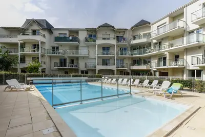Image de Accès Piscine Gratuit! Appartement cosy et équipé