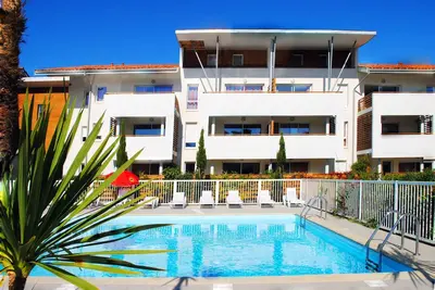 Image de Avec Patio & Près de la Plage! | Accès Piscine