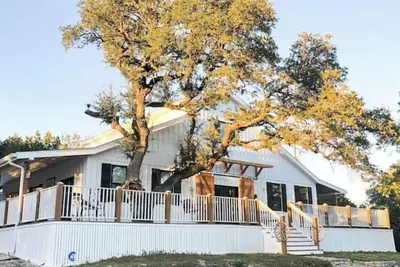 Image de Texas Ambience at the Barn and Silo\n