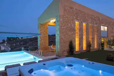 Villa Azure– 3br Sea View with Pool & Jacuzzi
