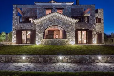 Image de Palazzo Stone Villa | 5br Private Retreat with Pool & Jacuzzi