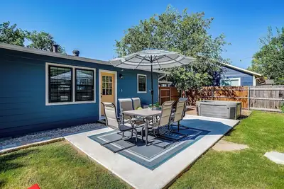 Image de 2-bedroom Home with Hot Tub near Granbury Square