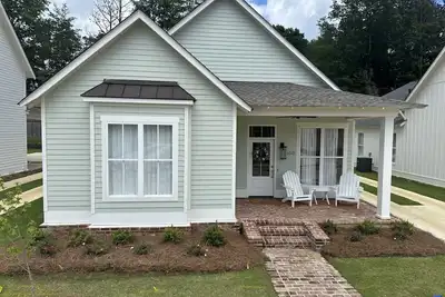 Image de New Gameday Home 3-Br/3ba Close to Campus!