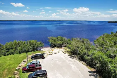 Image de Relax on Island Time In This 2 Bed / 1 Bath Home