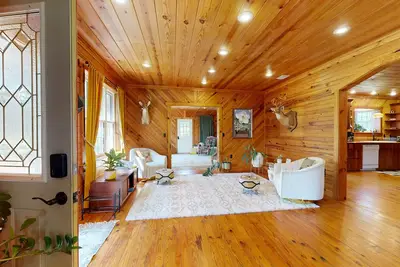 Image de Full 3 ensuite home in fish camp community w\/ kayaks, bikes and boat parking