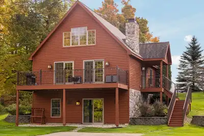 Image de Ski & Golf Spacious Log Cabin in Otsego Resort
