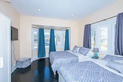 Image de Charming 1-Bedroom Retreat with Central Air – Prime Location! \"