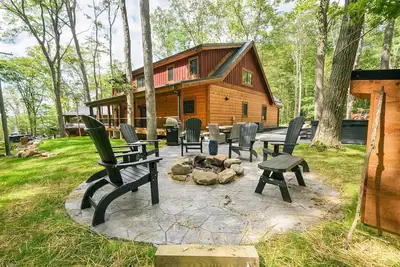 Image de Foxcroft: New, Lake Access w. Dock Slip, Hot Tub, Pool Table