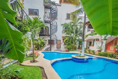 Image de Hermoso Condominio 1 Cuadra de la 5ta Av y 2 Cuadras de Playa Mamitas