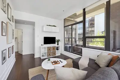 Image de Centrally located stylish apartment in Downtown Vancouver!