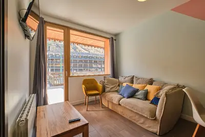Image de Appartement 'Marmotte 101' avec vue sur montagne, terrasse privée et balcon