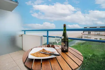 Image de Appartement 'En Front De Mer' avec Vue sur Mer, Terrasse Privée et Wi-Fi