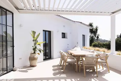 Image de Villa 'Pura Vida San Roque' avec vue sur mer, Wi-Fi et climatisation