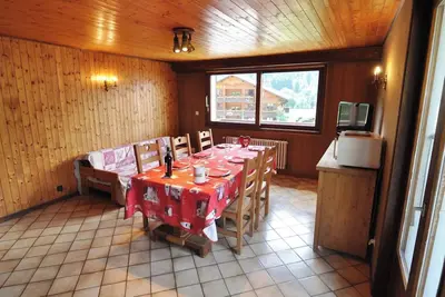 Image de Appartement 'Le Mont Chauffé' avec vue sur montagne et balcon