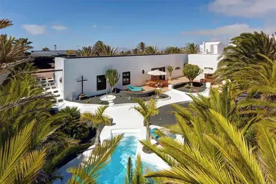 Image de Villa La Cueva avec piscine partagée, terrasse privée et Wi-Fi