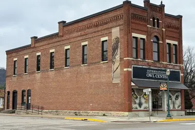 Image de Spacious 2-bedroom loft above the International Owl Center in Houston, Mn