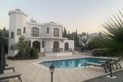 Image de Spacious 4-bedroom villa with WiFi and Ac in serene Çatalköy