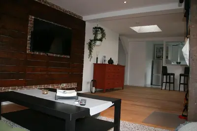 Image de Voll Eingerichtetes Zentrales Apartment für Lange und Kurze Aufenthalte