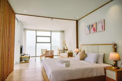 Image de Beachfront 2-bedroom apartment with Glass wall Đà Nẵng.